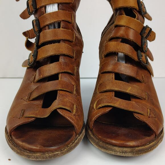 FRYE IZZY Belted Gladiator Distressed Leather Buckles Open Toe Boot Sandals 10 - Picture 9 of 17